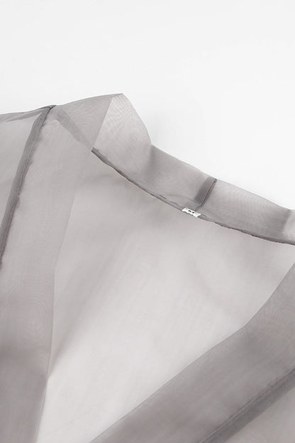 Effortlessly Elegant Blouse with a Timeless Design