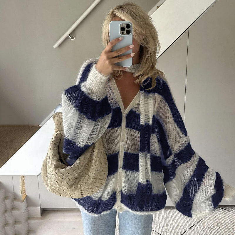 Effortlessly Elegant Cardigan with a Timeless Design