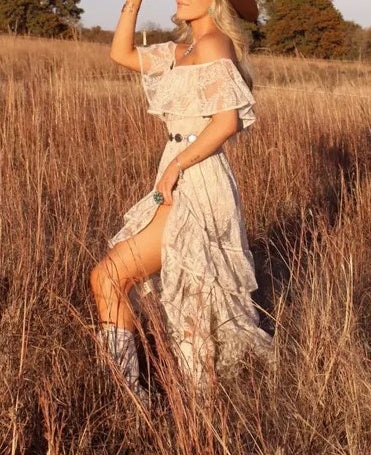 Beautifully Crafted Dress in a Classic Style