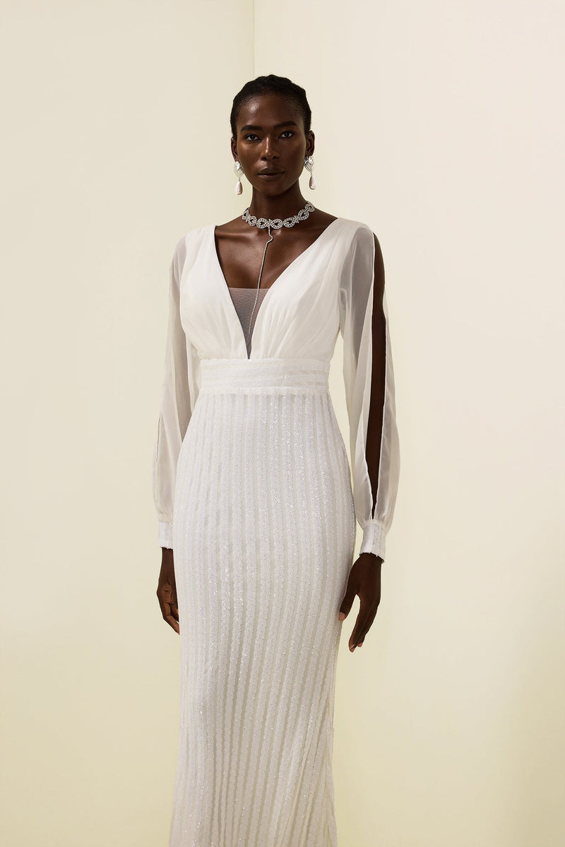 Beautifully Finished Dress in a Timeless Design