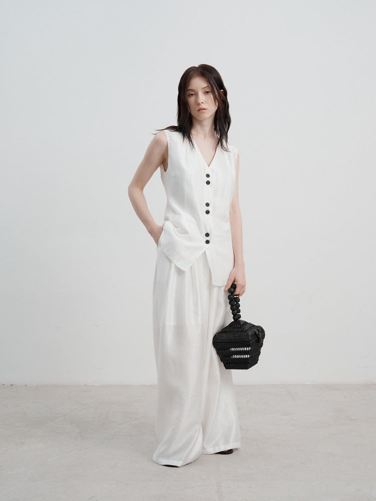 Sophisticated Pants with a Clean Classic Look