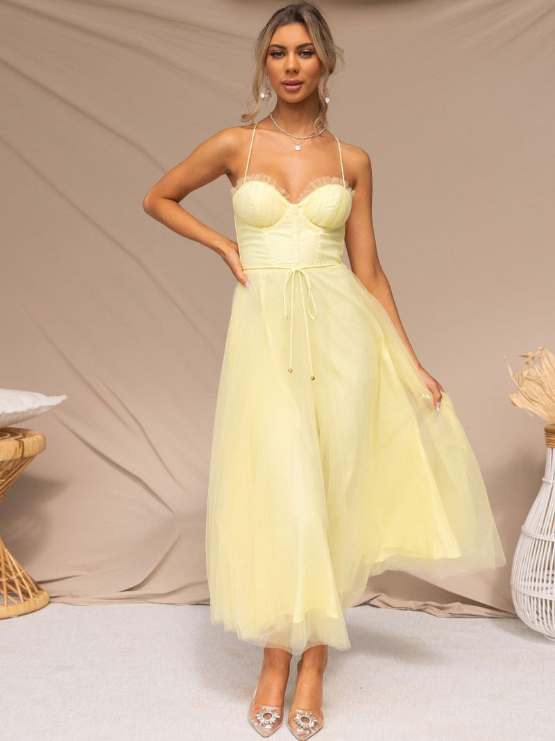 Beautifully Finished Dress in a Timeless Design