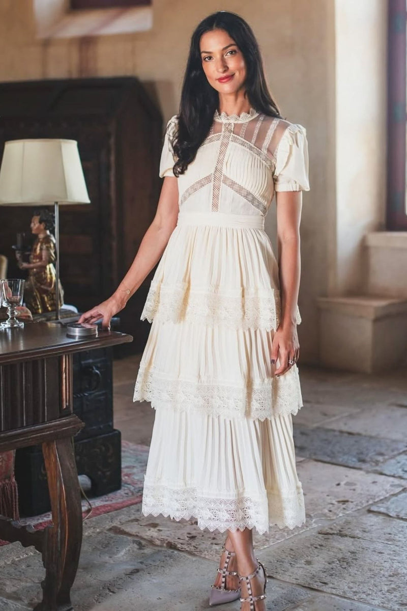 Effortlessly Elegant Dress with a Timeless Design