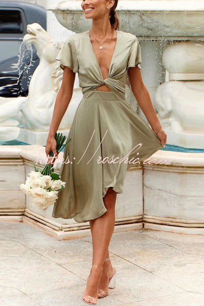 Beautifully Crafted Dress in a Classic Style