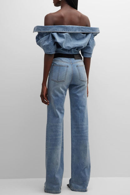 Effortlessly Elegant Garment with a Timeless Design