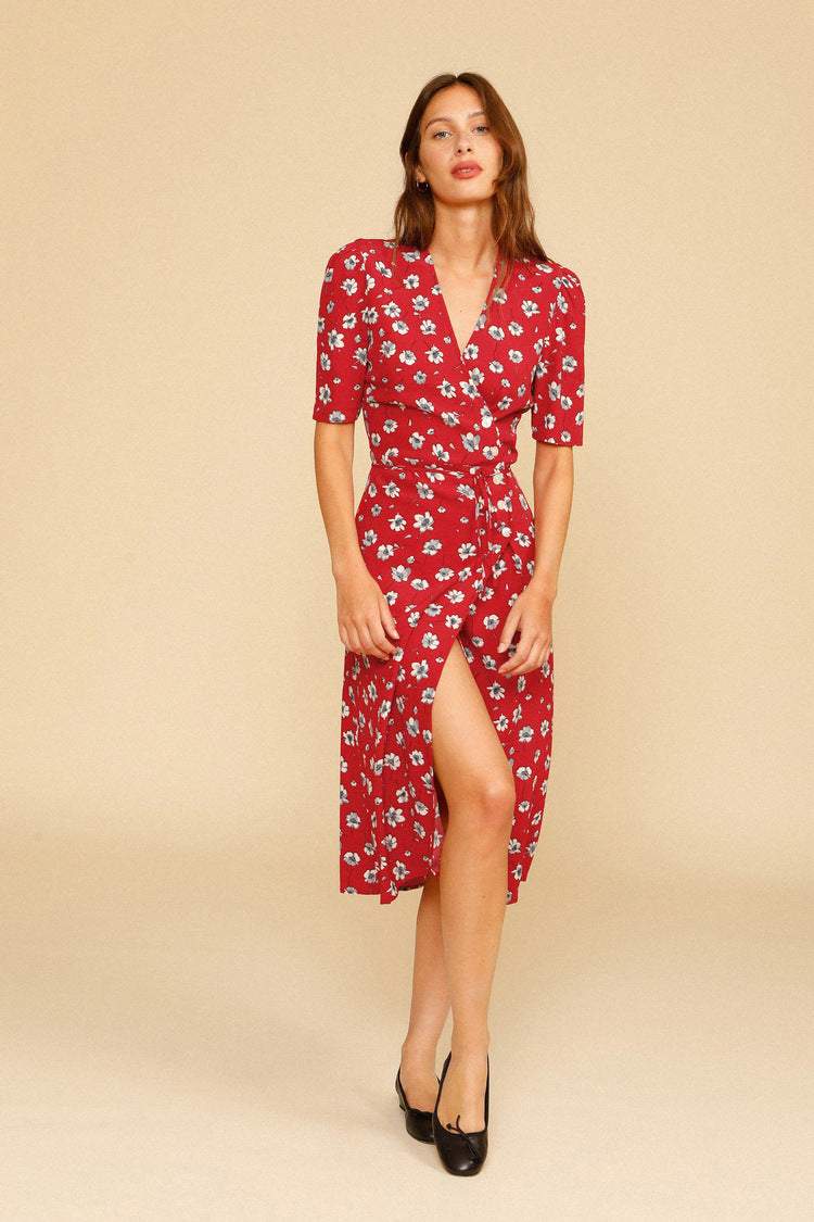 Classic Vintage Dress with a Flattering Fit