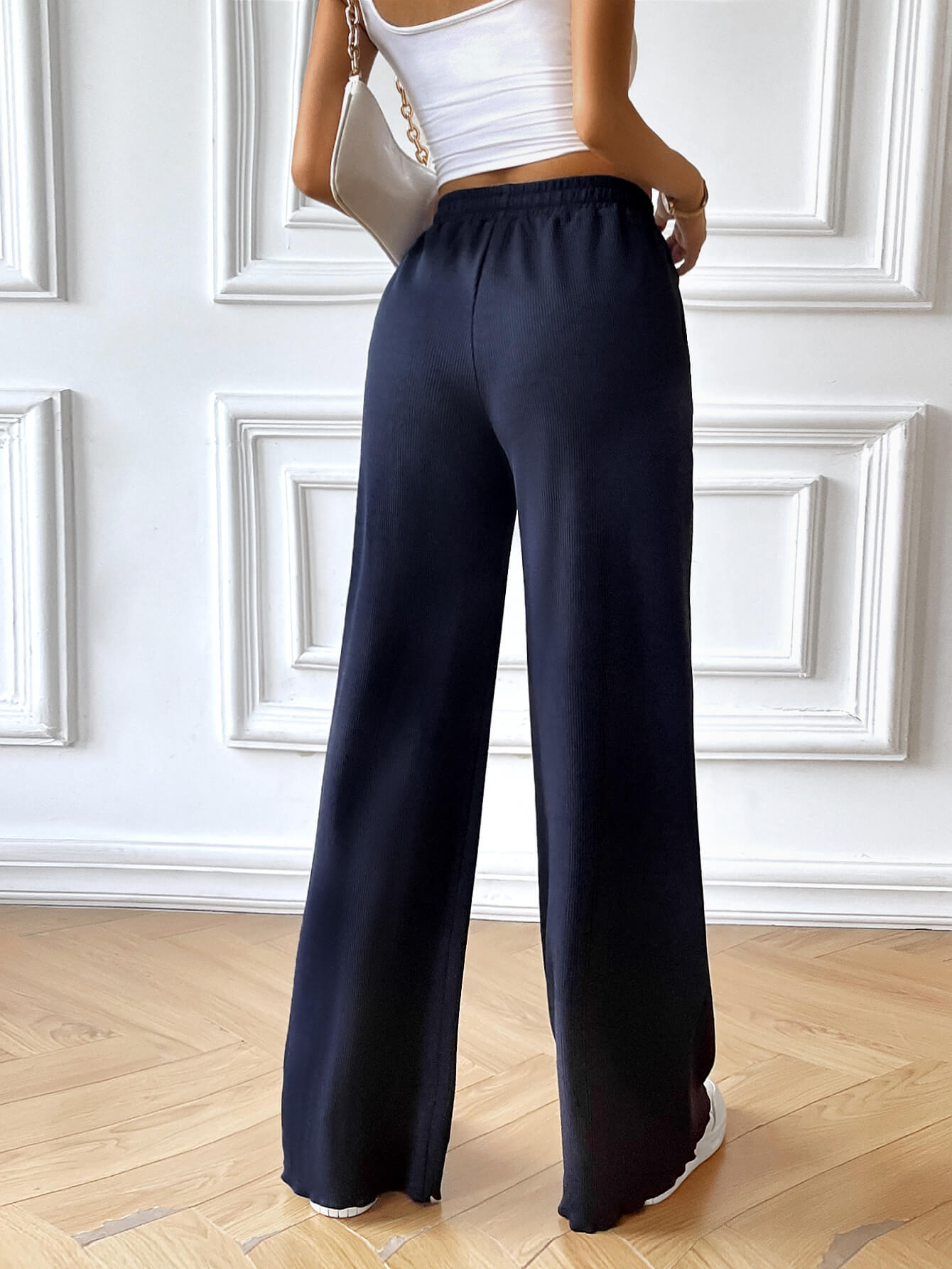 Gracefully Styled Pants for Any Occasion