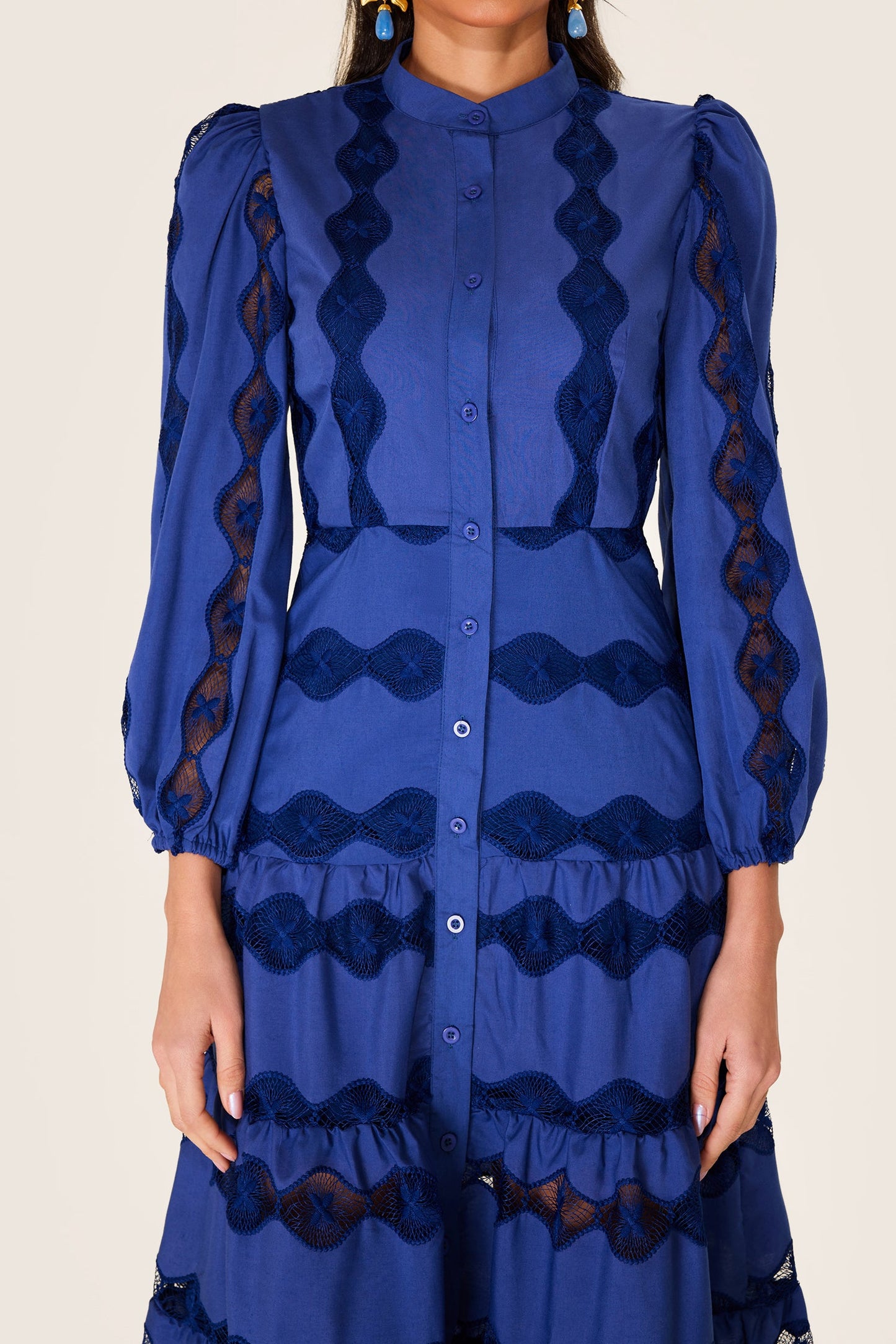 Beautifully Finished Dress in a Timeless Design