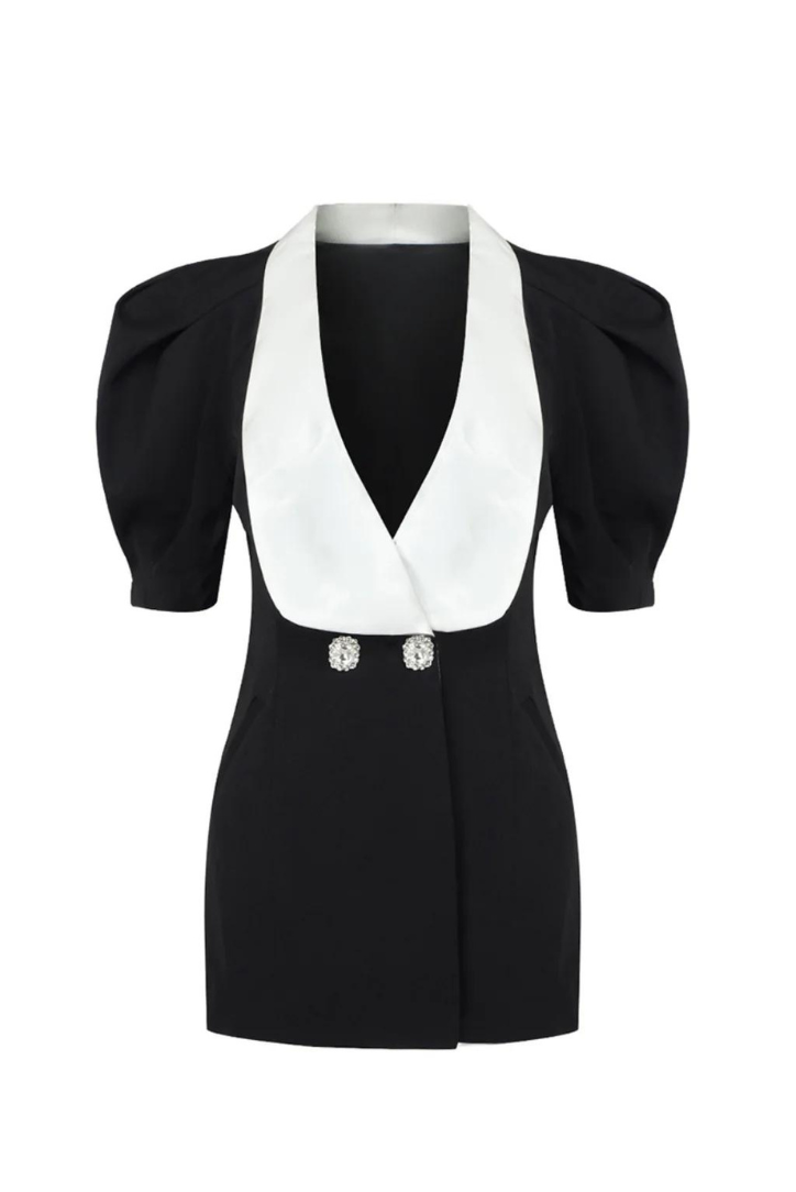 Classic Vintage Dress with a Flattering Fit
