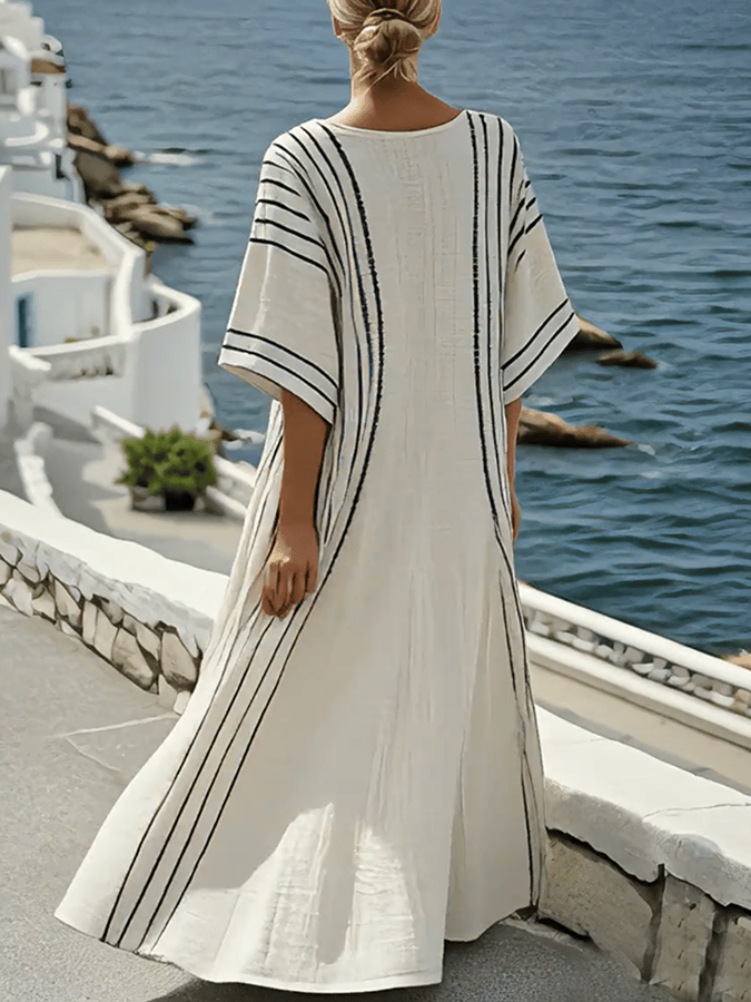 Beautifully Finished Dress in a Timeless Design