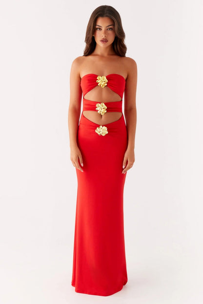 Beautifully Finished Dress in a Timeless Design