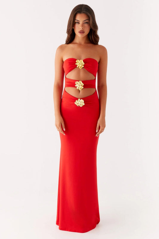 Beautifully Finished Dress in a Timeless Design