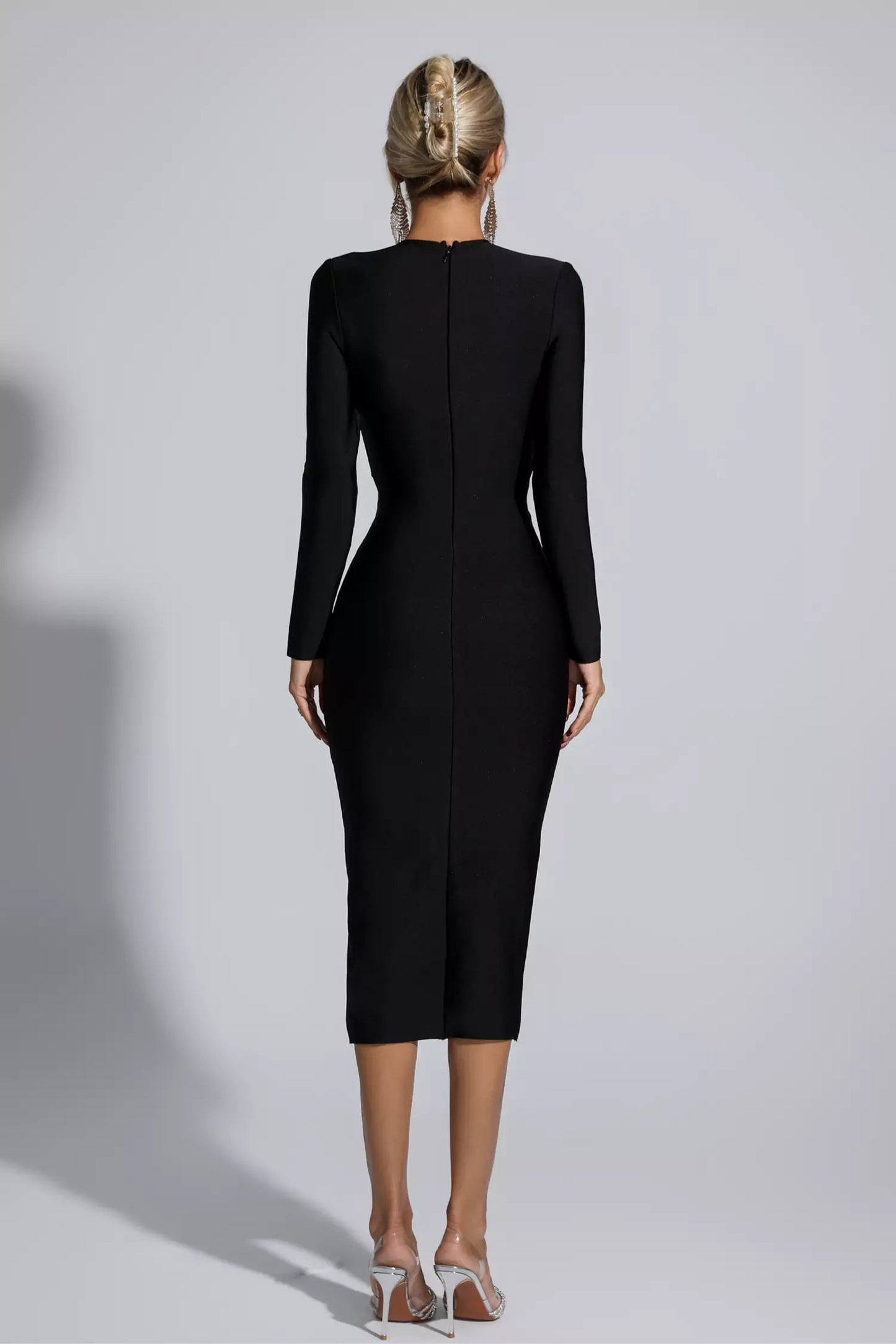 Effortlessly Elegant Dress with a Timeless Design