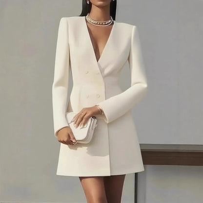 Effortlessly Elegant Dress with a Timeless Design