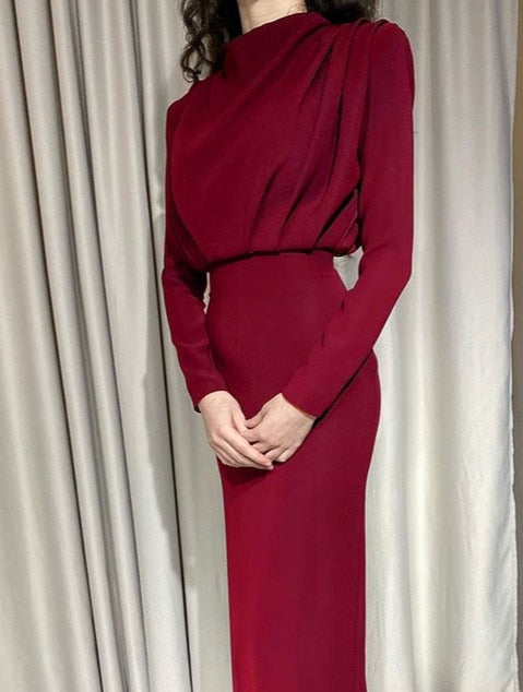 Beautifully Crafted Dress in a Classic Style