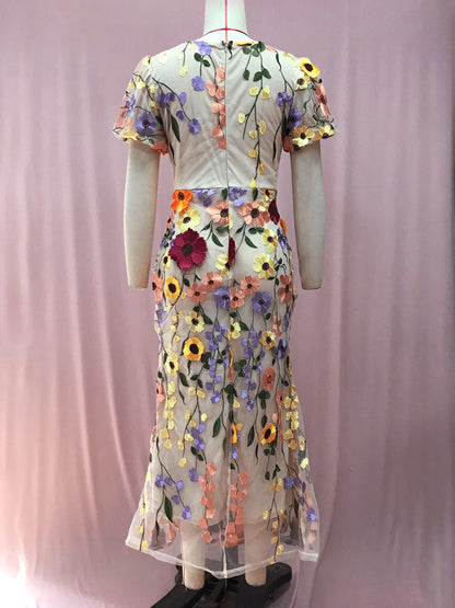 Well Tailored Dress with a Graceful Silhouette