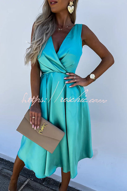 Well Tailored Dress with a Graceful Silhouette