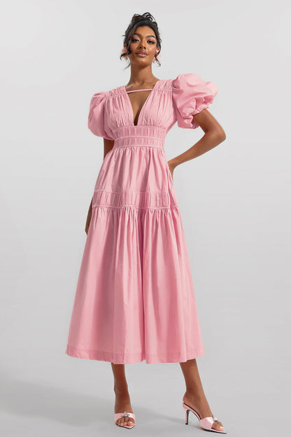 Well Tailored Dress with a Graceful Silhouette