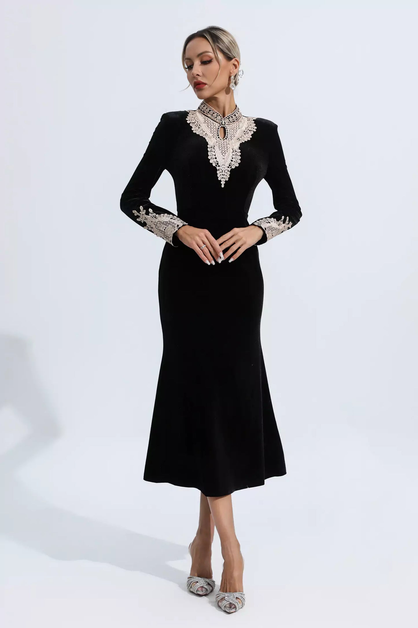 Gracefully Styled Dress for Any Occasion