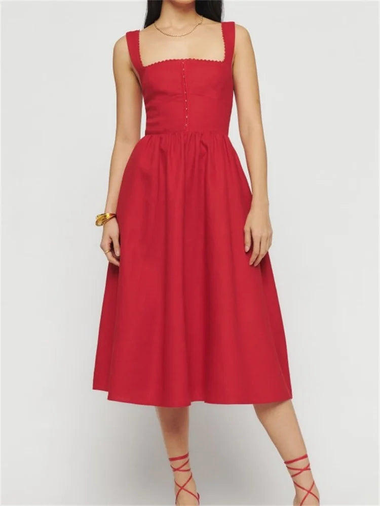 Beautifully Finished Dress in a Timeless Design