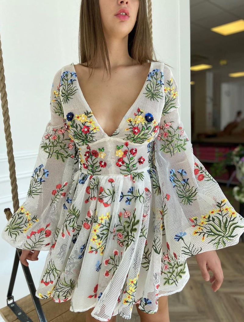 Well Tailored Dress with a Graceful Silhouette