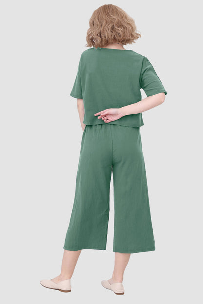 Classic Vintage Pants with a Flattering Fit
