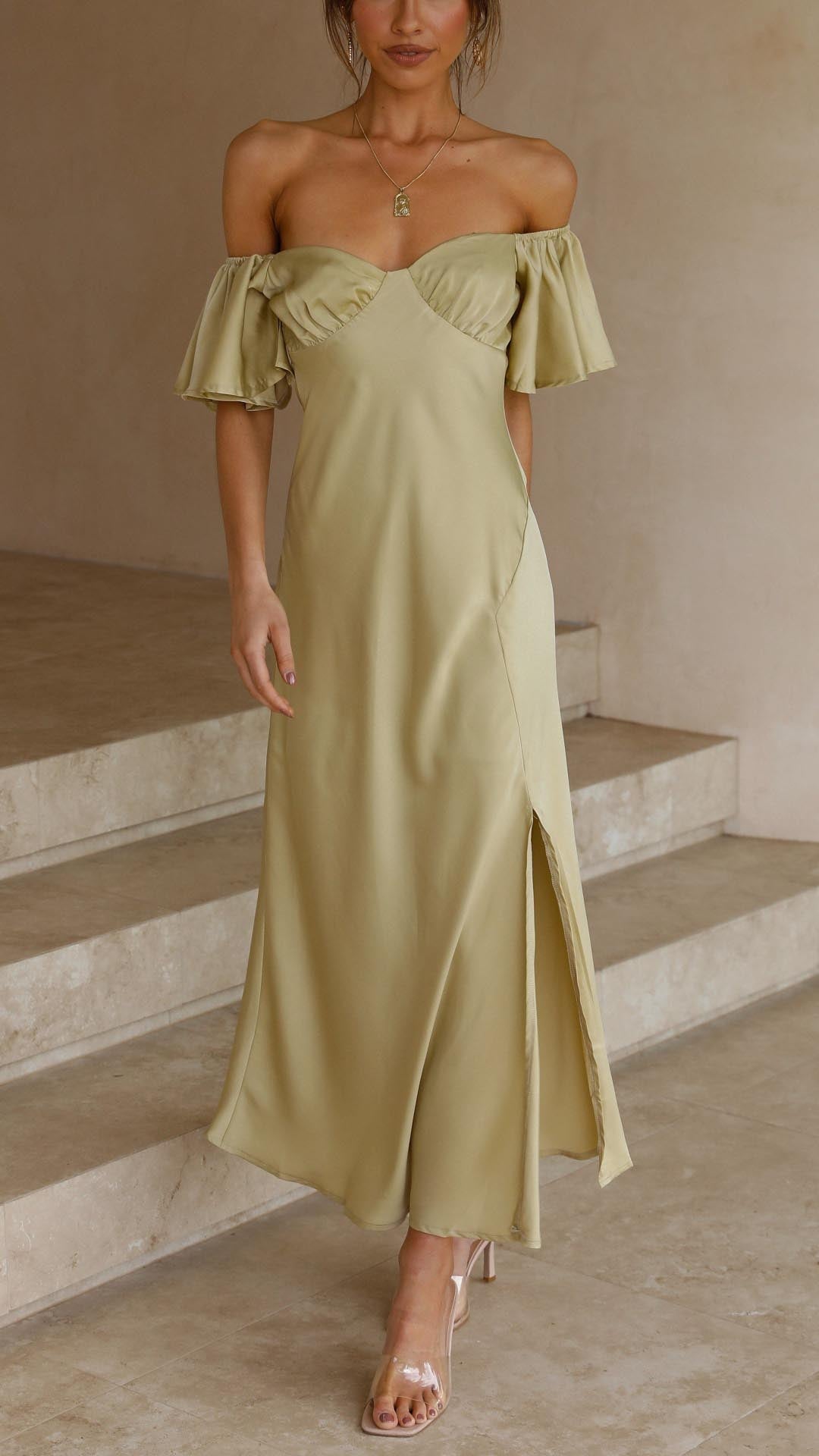 Beautifully Crafted Dress in a Classic Style