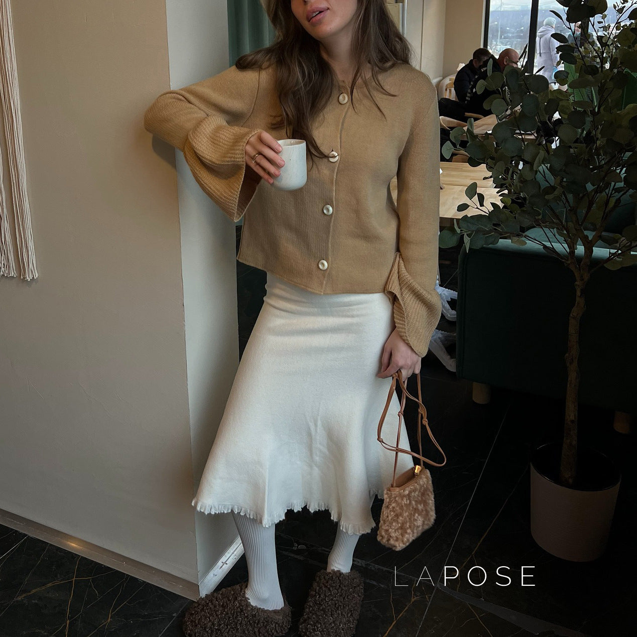 Effortlessly Elegant Cardigan with a Timeless Design