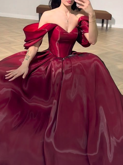 Effortlessly Elegant Garment with a Timeless Design
