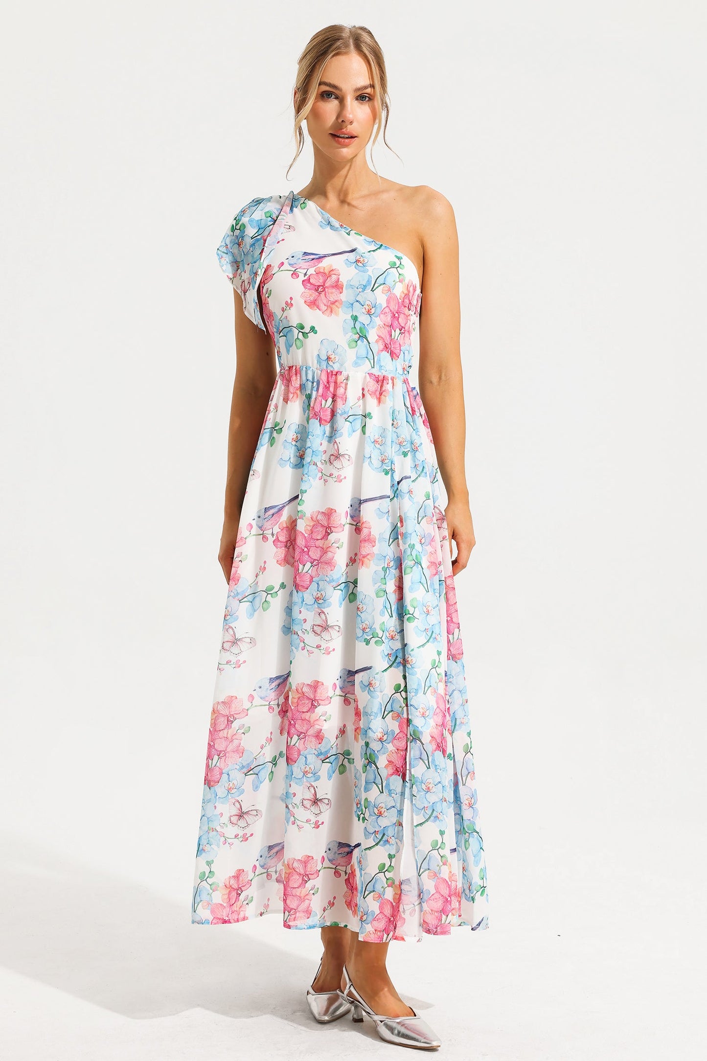 Beautifully Crafted Dress in a Classic Style