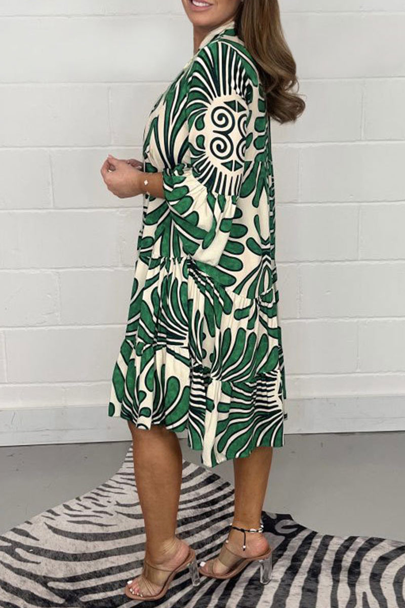 Classic Vintage Dress with a Flattering Fit