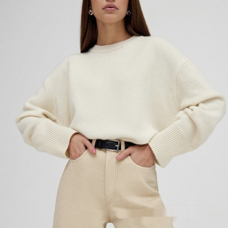 Effortlessly Elegant Sweater with a Timeless Design