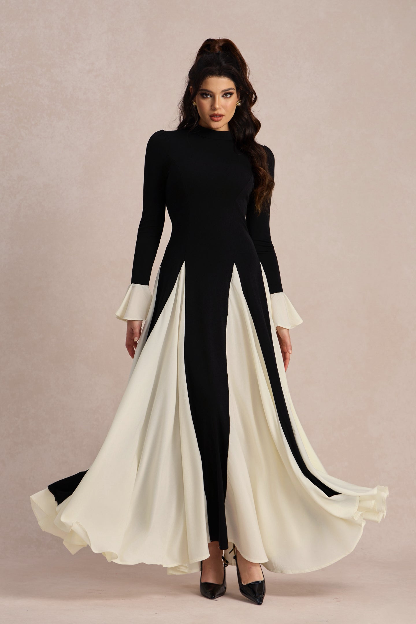 Classic Vintage & Enduringly Stylish Dress