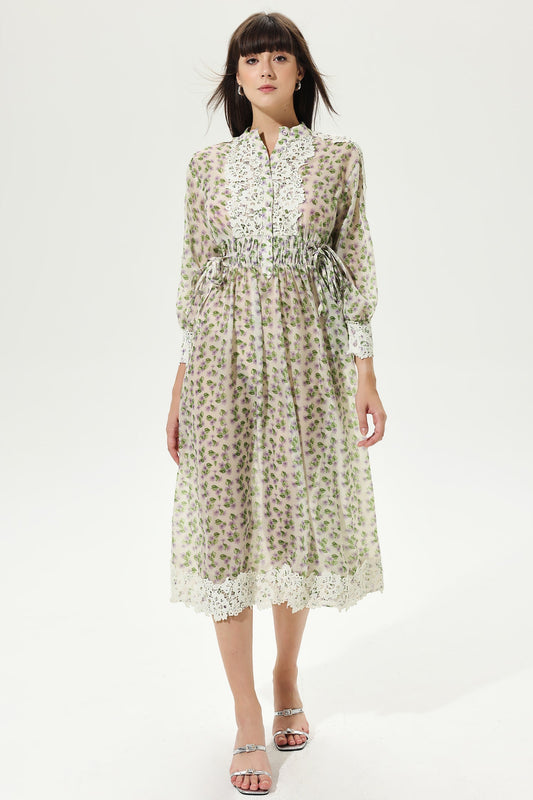 Well Tailored Dress with a Graceful Silhouette