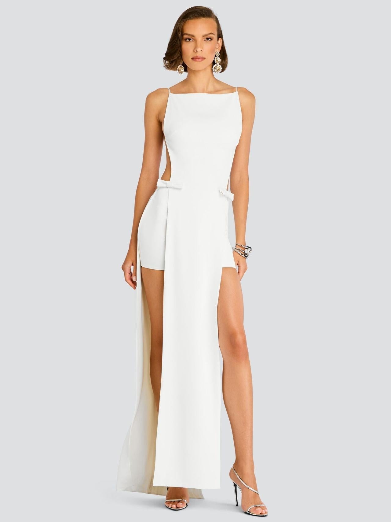 Gracefully Styled Dress for Any Occasion