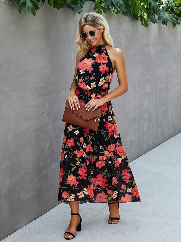 Gracefully Styled Dress for Any Occasion