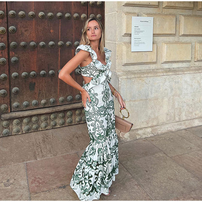 Gracefully Styled Dress for Any Occasion