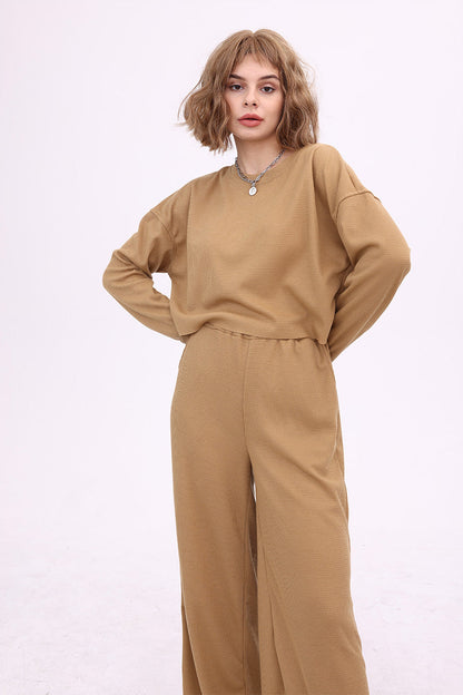 Well Tailored Pullover with a Graceful Silhouette