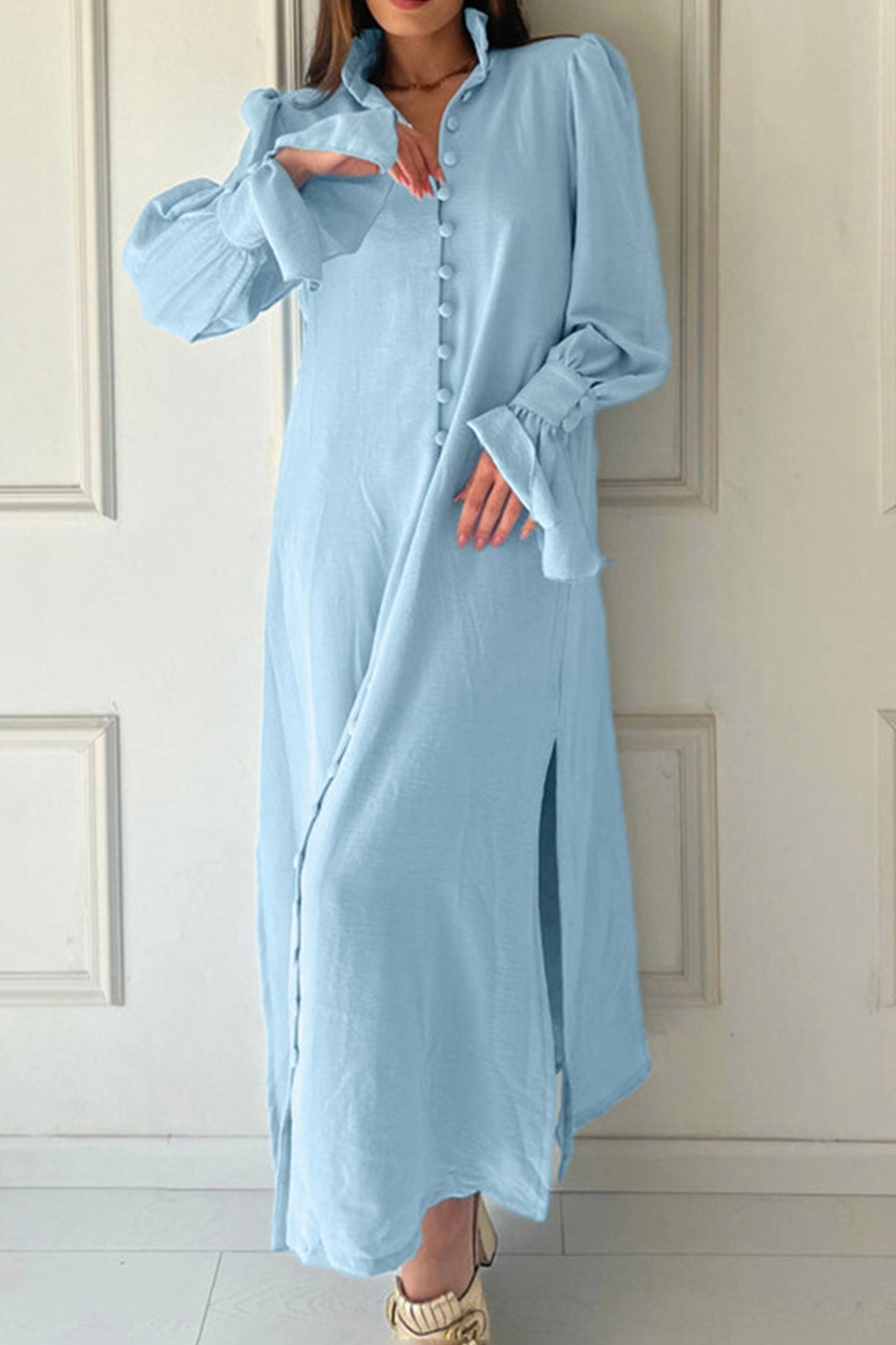 Well Tailored Dress with a Graceful Silhouette