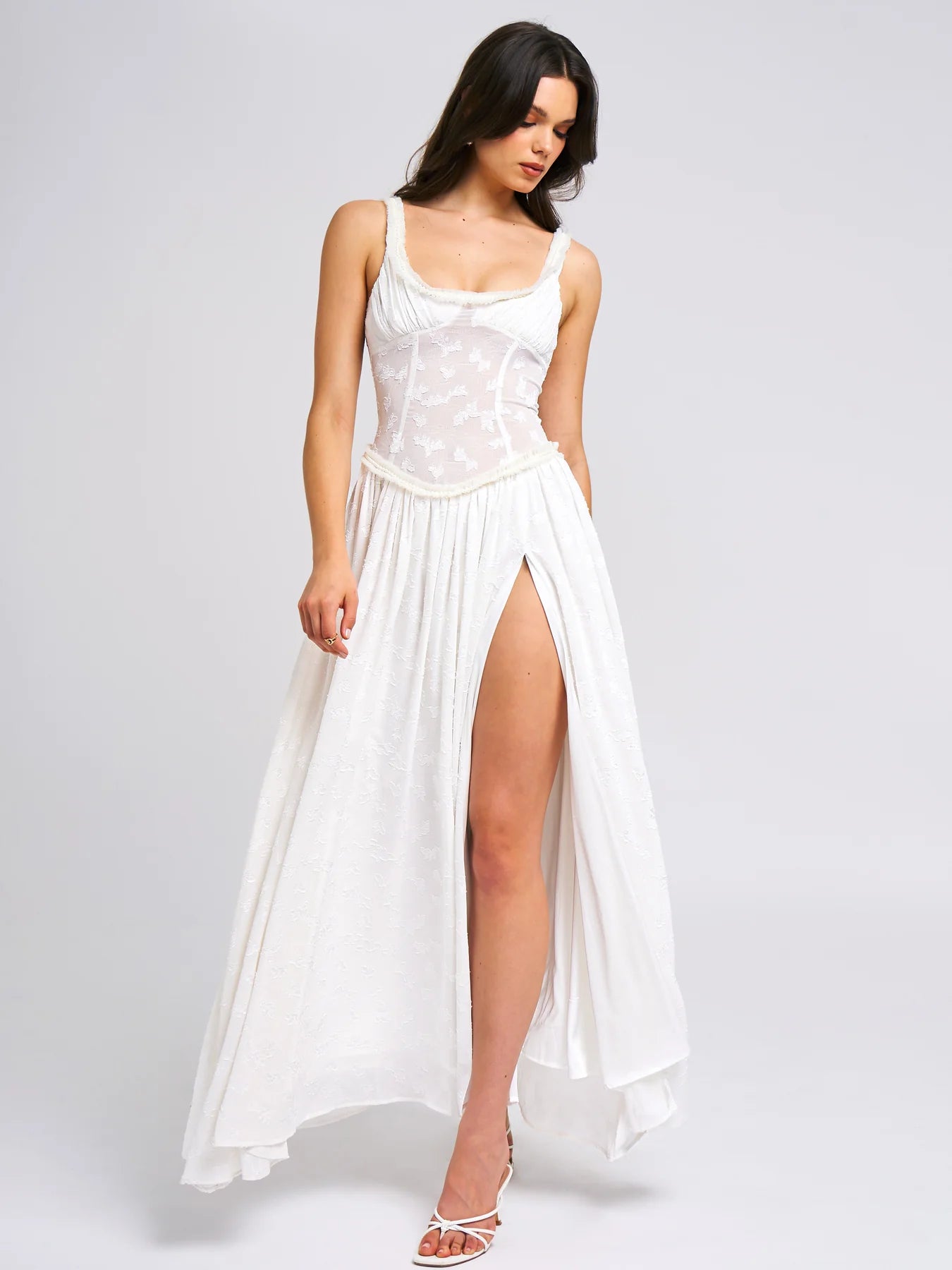 Effortlessly Elegant Dress with a Timeless Design