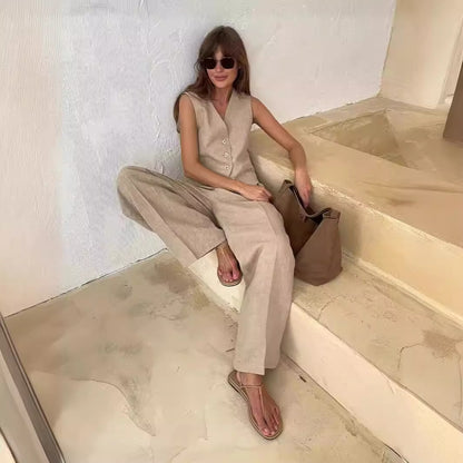 Effortlessly Elegant Garment with a Timeless Design
