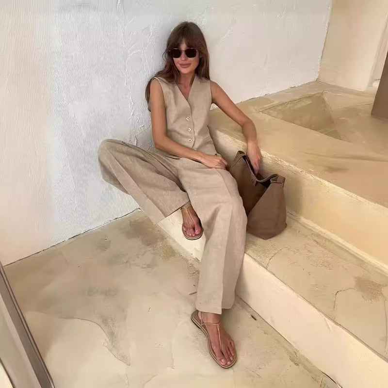 Effortlessly Elegant Garment with a Timeless Design
