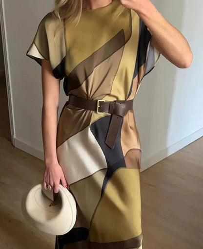 Classic Vintage & Enduringly Stylish Dress