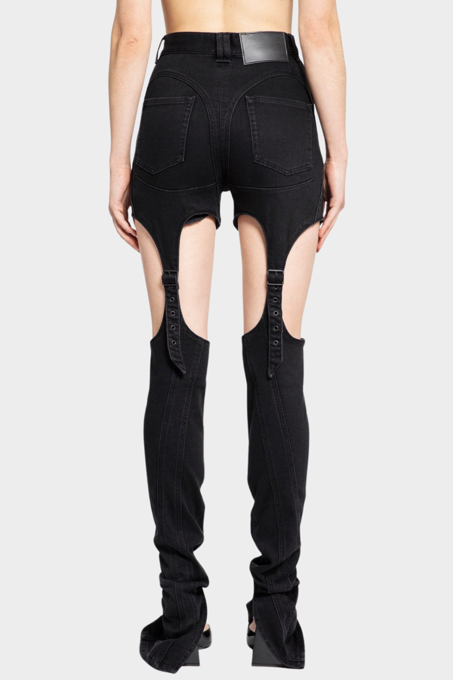 Well Tailored Garment with a Graceful Silhouette