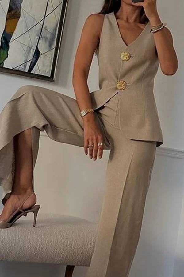 Elegantly Styled Pants for Everyday Wear