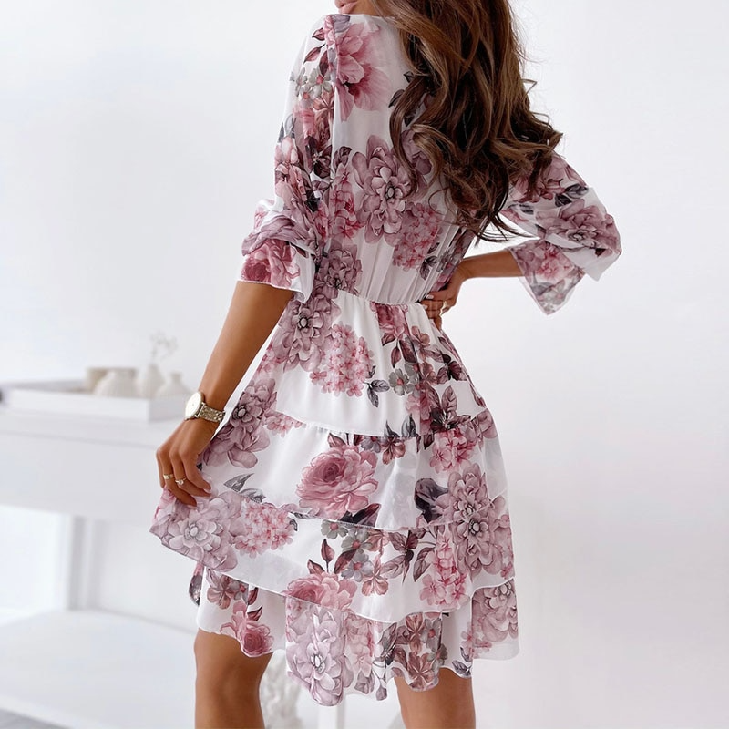 Well Tailored Dress with a Graceful Silhouette