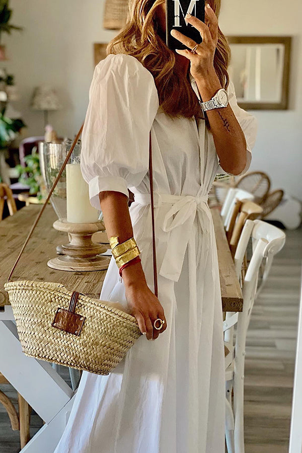 Effortlessly Elegant Dress with a Timeless Design