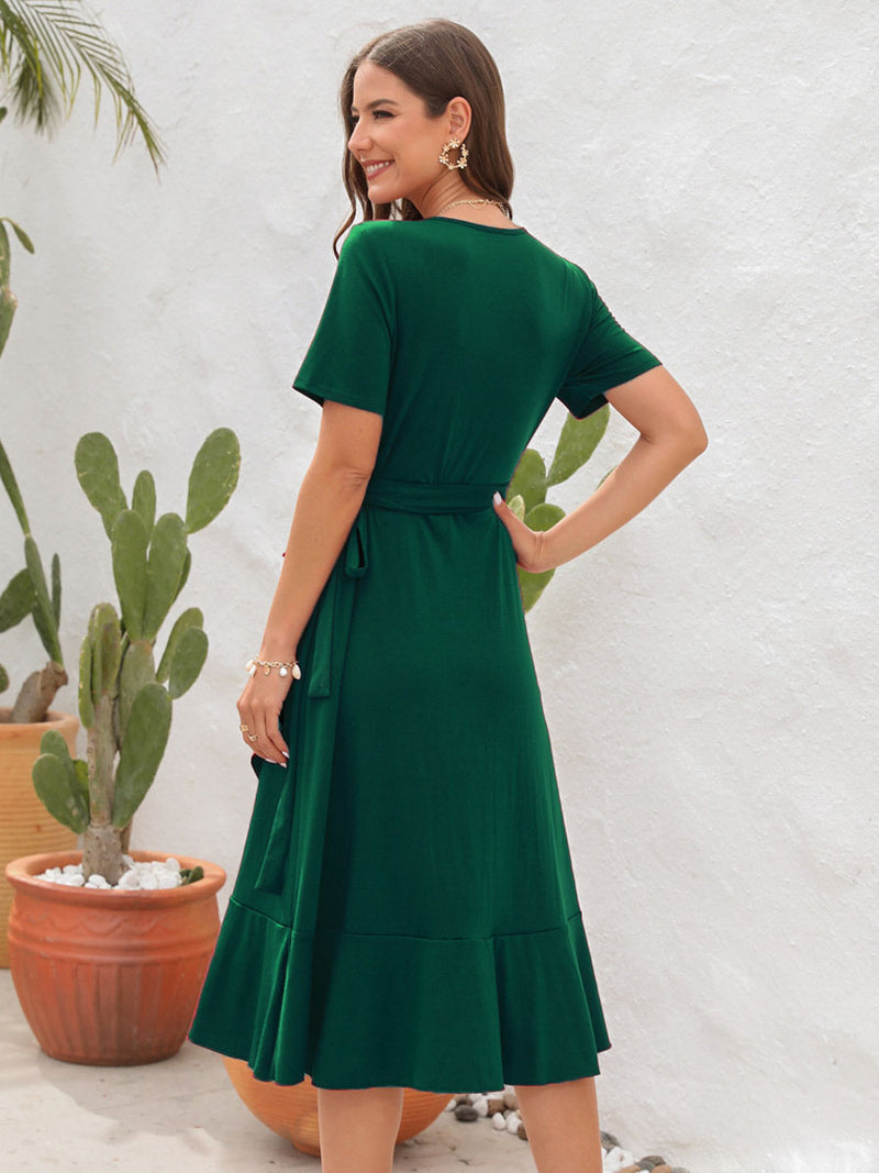 Effortlessly Elegant Dress with a Timeless Design