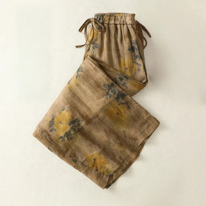 Effortlessly Elegant Pants with a Timeless Design