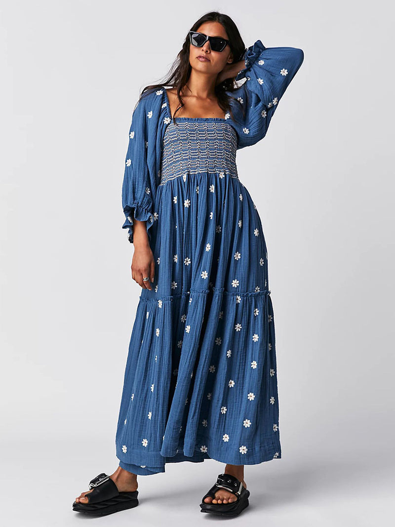 Classic Vintage Dress with a Flattering Fit